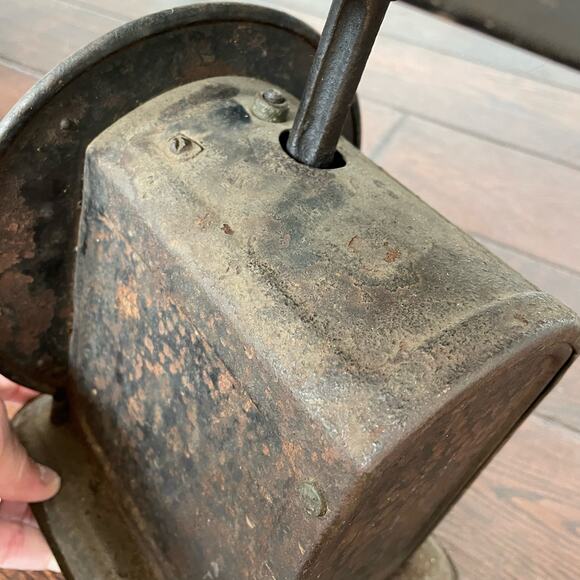 Antique John Chatillon Scale Primitive USA 7925 Rustic Metal Counter READ DAMAGE - Picture 7 of 13